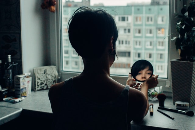 alina-scheck-yBVuRSaLqk4-unsplash Pielegnacja cery mieszanej