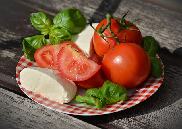 Jak zrobić ser mozzarella w panierce? Jak zrobić ser mozzarella w panierce?