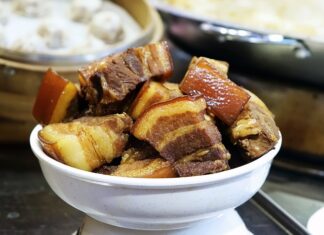 Jak doprawić duszona kapustę?