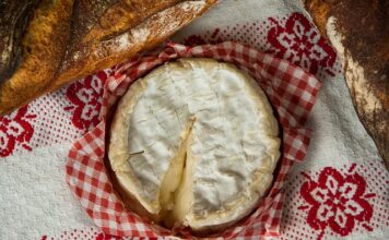 Jak zrobić camembert w panierce na patelni? Jak zrobić camembert w panierce na patelni?